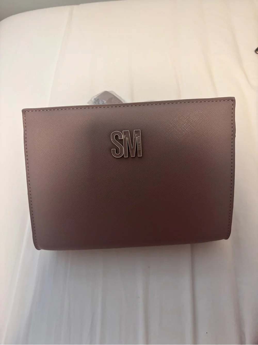 Steve Madden compact steve